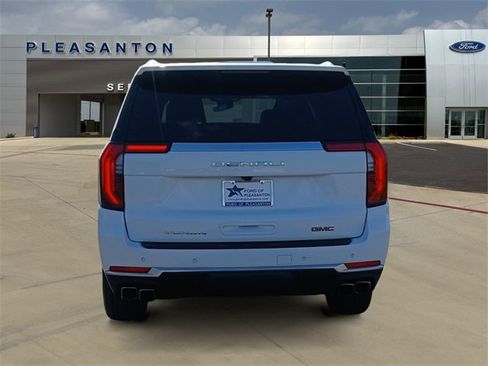 Used 2025 GMC Yukon XL Denali image 4