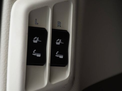 Used 2016 Lexus GX 460 Luxury AWD/4WD image 23