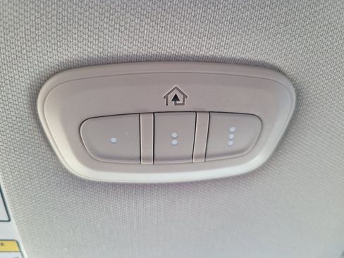 Used 2016 Jeep Cherokee Overland w/ Technology Group image 43