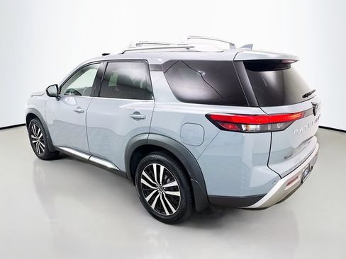 Used 2024 Nissan Pathfinder Platinum w/ Cargo Package FWD image 5