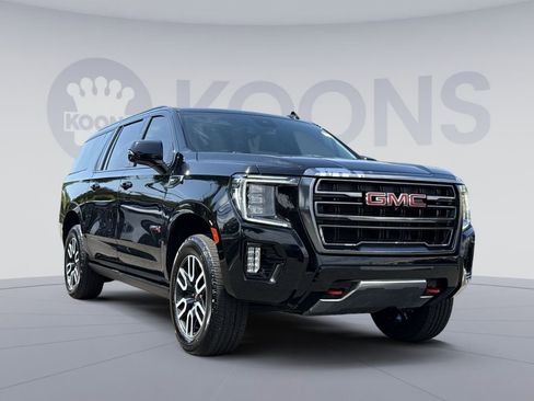 Used 2023 GMC Yukon XL AT4 w/ AT4 Premium Plus Package AWD/4WD image 10