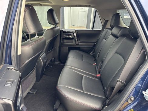 Used 2021 Toyota 4Runner Venture image 12