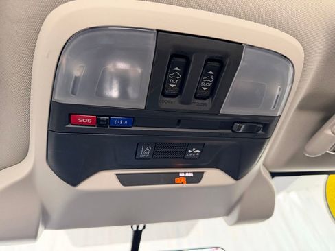 Used 2019 Subaru Impreza 2.0i Premium AWD/4WD image 25