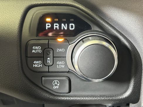 Used 2025 RAM 1500 Big Horn AWD/4WD image 30