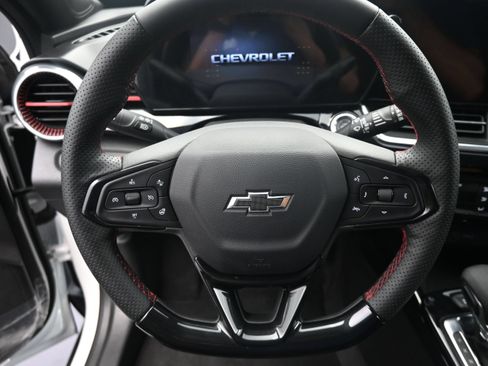 Used 2026 Chevrolet Trax RS w/ Sunroof Package FWD image 11