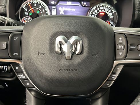 Used 2025 RAM 1500 Laramie w/ Sport Appearance Package AWD/4WD image 15