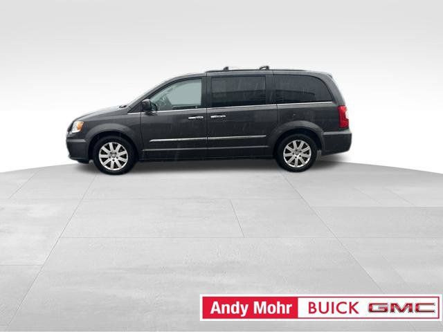 Used 2016 Chrysler Town & Country Touring w/ Driver Convenience Group FWD image 10