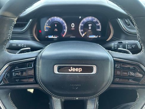 Used 2023 Jeep Grand Cherokee Overland AWD/4WD image 18