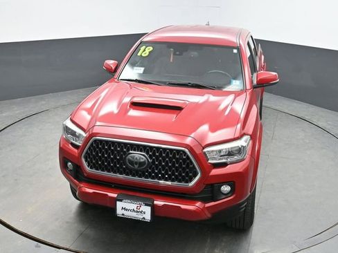 Used 2018 Toyota Tacoma TRD Sport w/ Technology Package image 26
