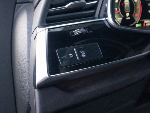 Used 2023 Audi Q8 Prestige image 29