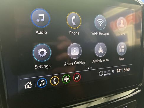 Used 2023 Chevrolet Traverse LT image 31