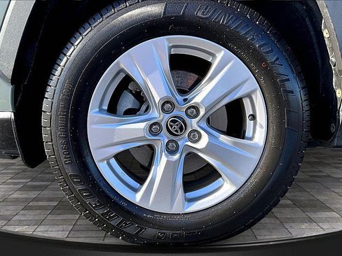 Used 2019 Toyota RAV4 XLE image 8