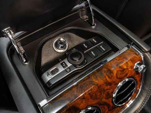 Used 2016 Bentley Mulsanne Speed image 70