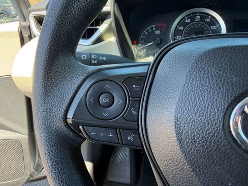 Used 2021 Toyota Corolla LE w/ Carpet Mat Package (TMS) FWD image 17
