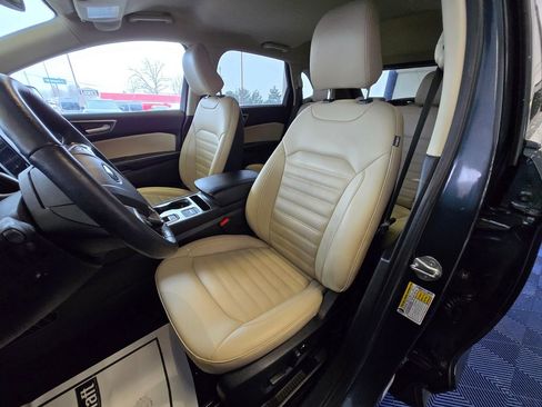 Used 2022 Ford Edge SEL w/ Convenience Package image 9