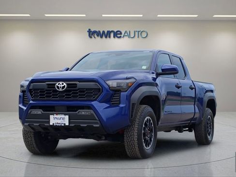 Used 2025 Toyota Tacoma TRD Off-Road AWD/4WD image 1