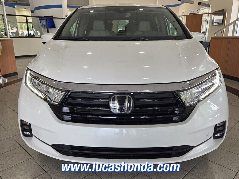 Used 2024 Honda Odyssey Elite image 2