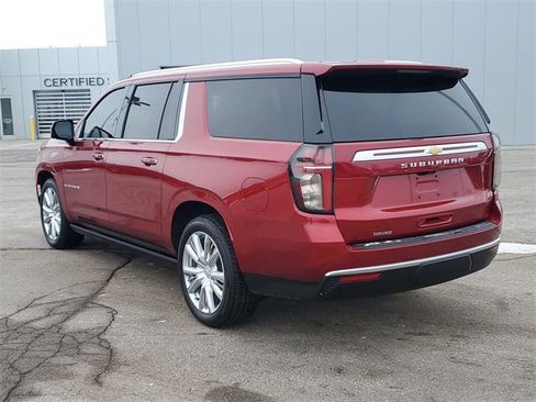 Used 2024 Chevrolet Suburban High Country image 4