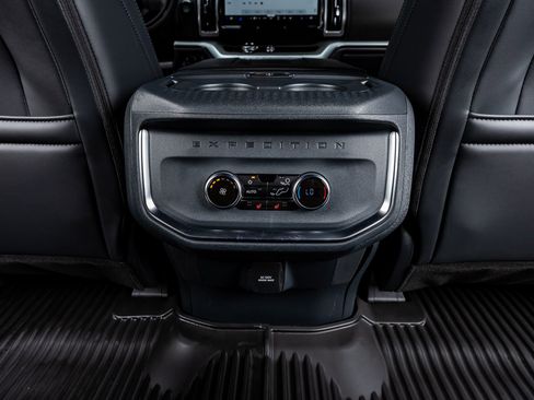 Used 2025 Ford Expedition Tremor image 34