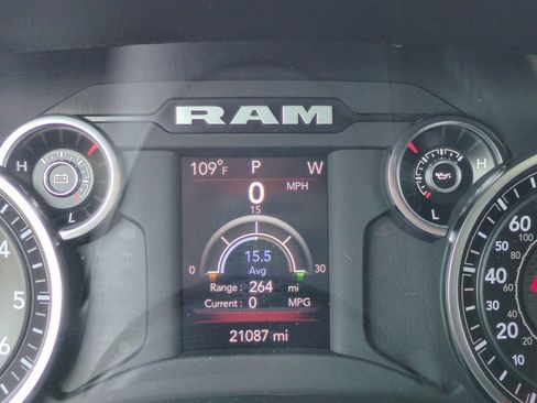 Used 2023 RAM 1500 Big Horn AWD/4WD image 25
