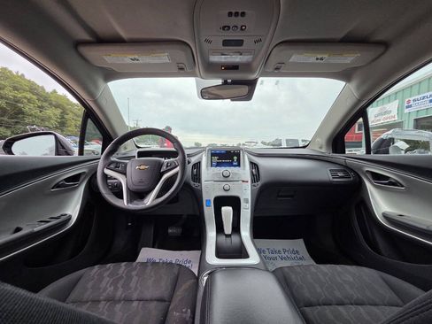 Used 2013 Chevrolet Volt FWD image 17