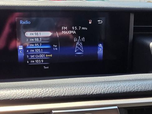 Used 2019 Lexus IS 300 image 15