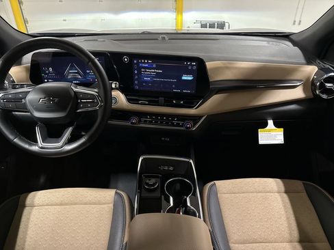 Used 2025 Chevrolet Equinox ACTIV FWD image 10