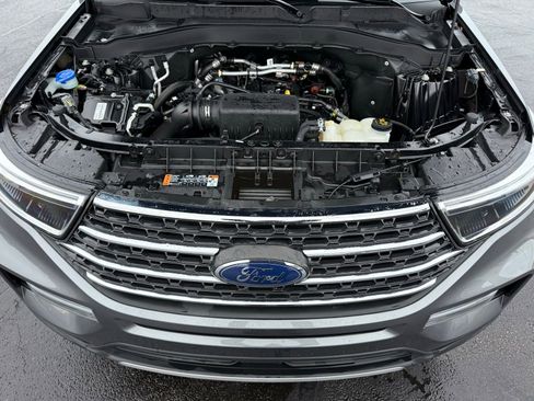 Used 2022 Ford Explorer XLT w/ Equipment Group 202A image 38