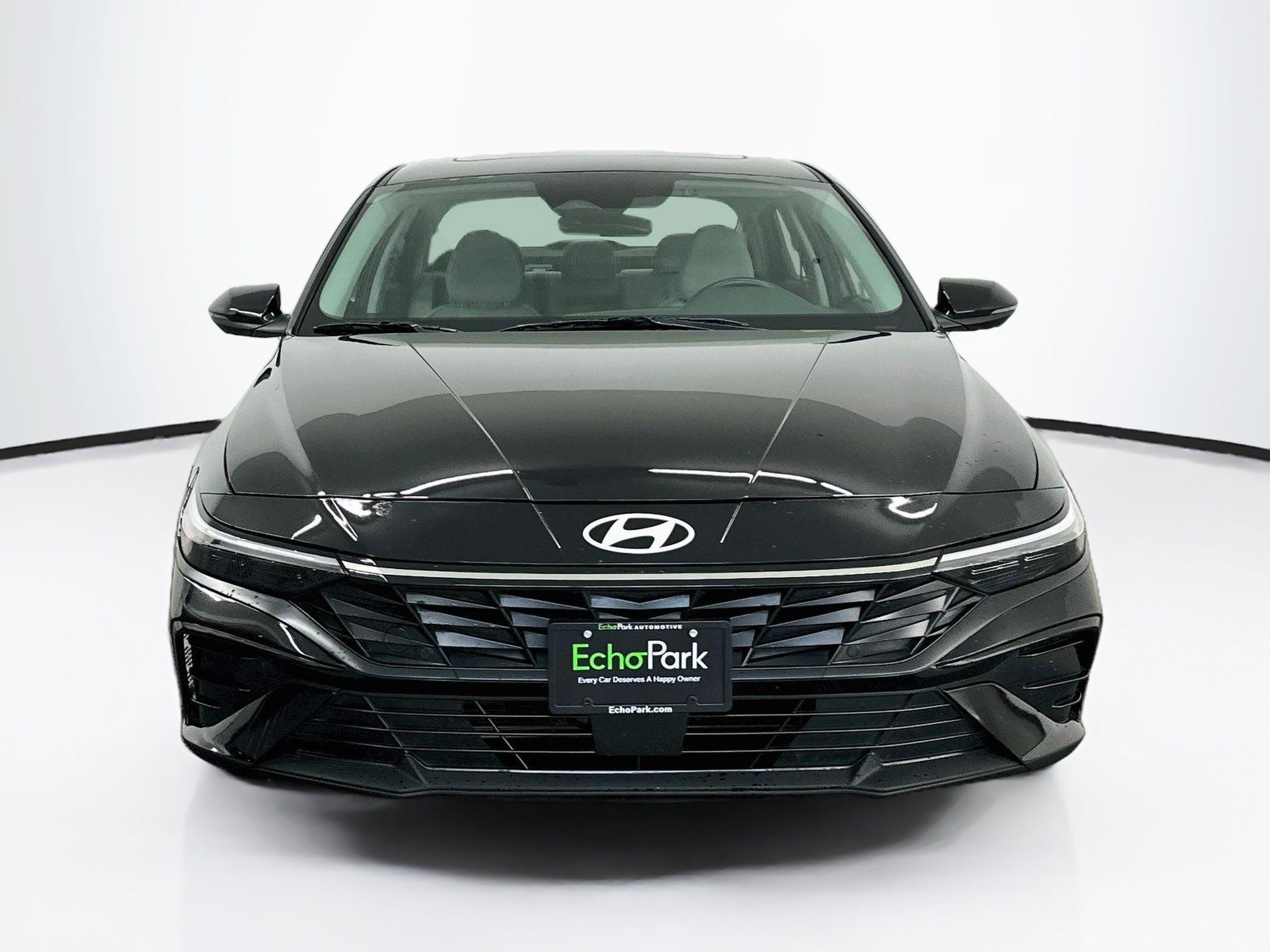 Used 2025 Hyundai Elantra Limited FWD image 2