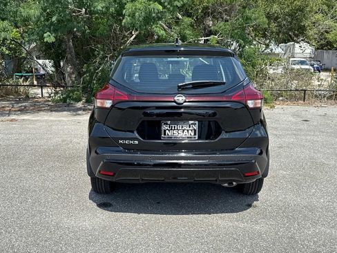 New 2025 Nissan Kicks Play S image 5
