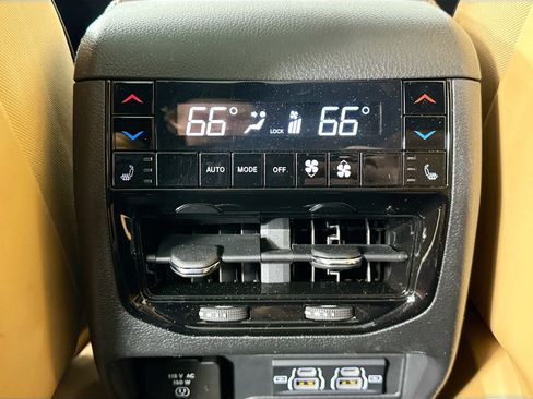 Used 2025 Jeep Grand Cherokee L Summit w/ Obsidian Package AWD/4WD image 34