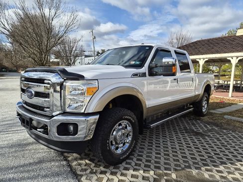 Used 2014 Ford F250 Lariat w/ Chrome Package image 3