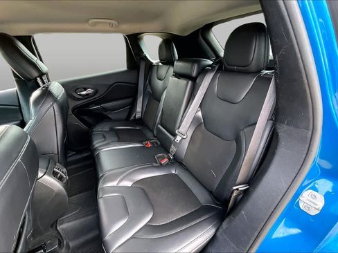 Used 2021 Jeep Cherokee Latitude Plus FWD image 15