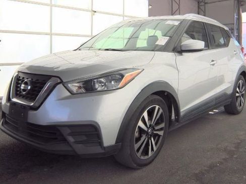 Used 2020 Nissan Kicks SV FWD image 1