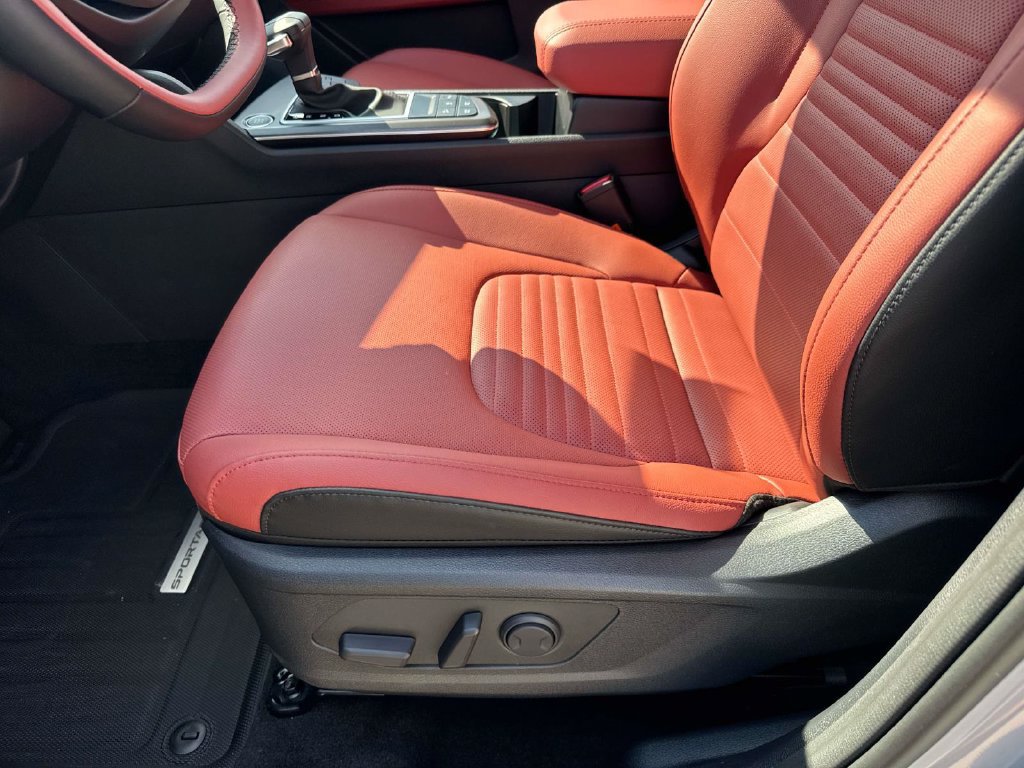 New 2026 Kia Sportage SX FWD image 19