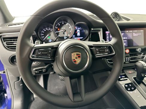 Certified 2025 Porsche Macan image 20