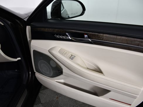 Used 2019 Genesis G90 5.0 Ultimate AWD/4WD image 43