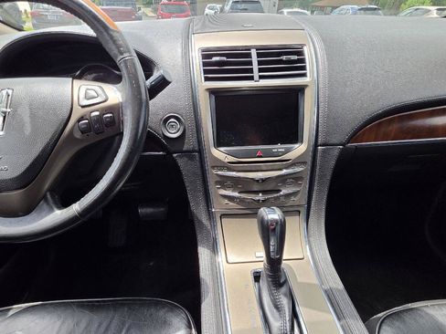 Used 2013 Lincoln MKX AWD image 15
