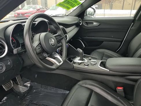 Used 2023 Alfa Romeo Giulia Ti AWD/4WD image 11
