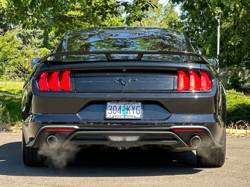 Used 2018 Ford Mustang Premium w/ Black Accent Pkg RWD image 7