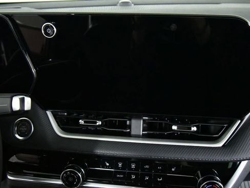 New 2026 Chevrolet Equinox LT w/ Midnight Edition AWD/4WD image 4