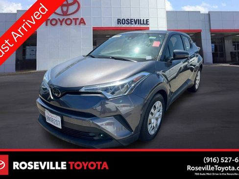 Used 2019 Toyota C-HR LE image 1