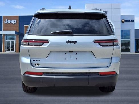 Used 2024 Jeep Grand Cherokee L Altitude image 21