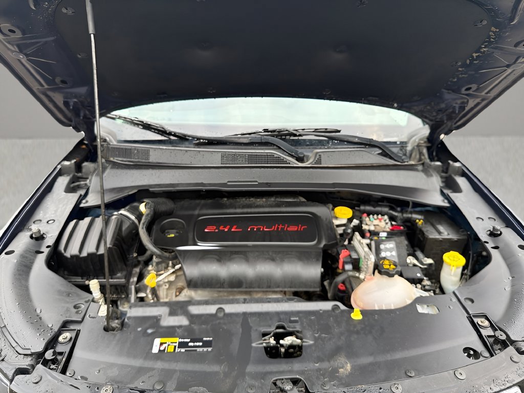 Used 2019 Jeep Compass Latitude w/ Cold Weather Group FWD image 19