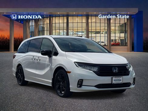 Certified 2023 Honda Odyssey Sport image 2