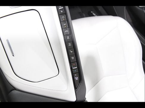 Used 2020 Chevrolet Corvette Stingray Preferred Conv w/ 2LT Preferred Equipment Group RWD image 21