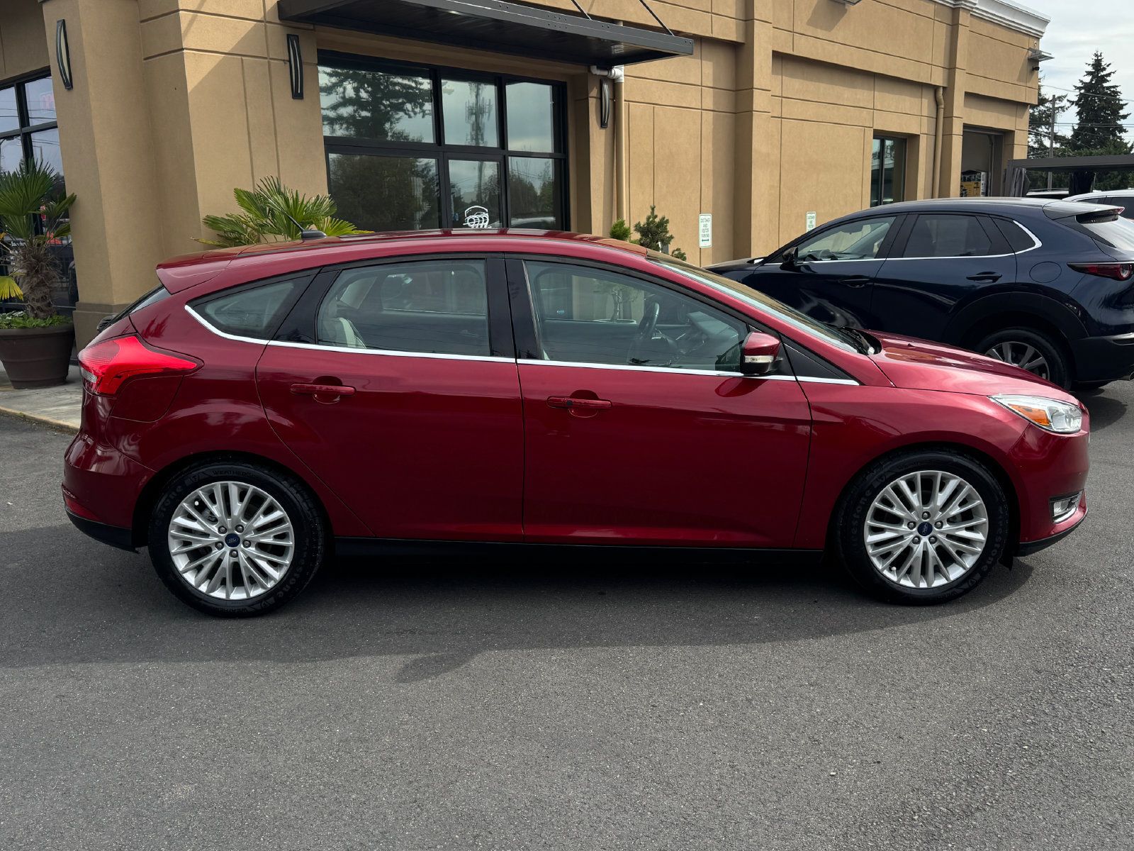 Used 2016 Ford Focus Titanium FWD image 8