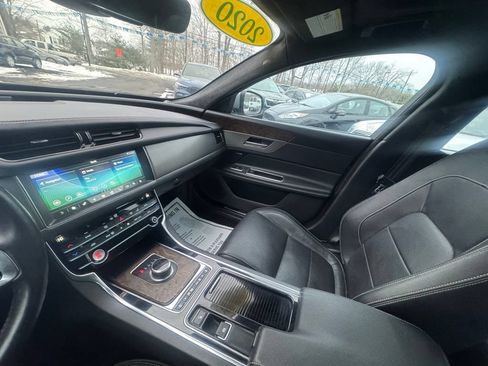 Used 2020 Jaguar XF Checkered Flag AWD/4WD image 38