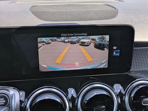 Used 2022 Mercedes-Benz GLB 250 image 14