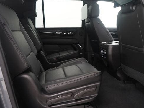 Used 2021 GMC Yukon XL Denali w/ Denali Premium Package image 14